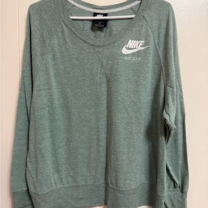 Nike Green Relaxed Sweatshirt with Ribbed 3/4 Sleeves